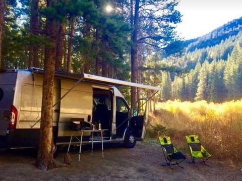 Basecamp on Wheels #2/ We have a heater for winter camping! Cámper in Candler