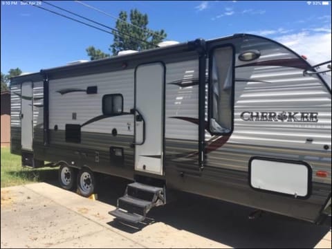 2015 Forest River Cherokee Towable trailer in Rapid City