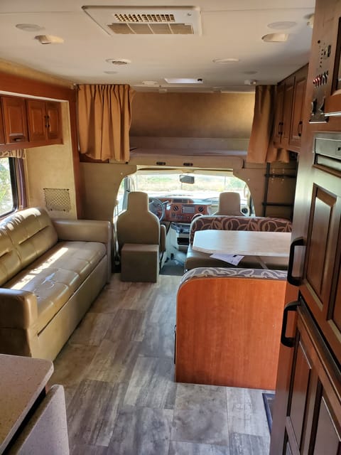 2015 Forest River Forester 2 Slide outs sleeps 8, low miles Drivable vehicle in Riverside