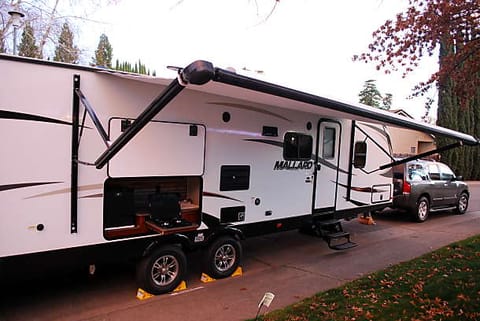 Get outdoors with all the comforts of home! Tráiler remolcable in Citrus Heights
