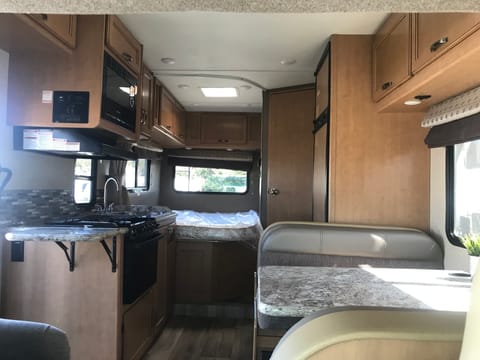 2018 Thor Motor Coach Four Winds Drivable vehicle in Tracy