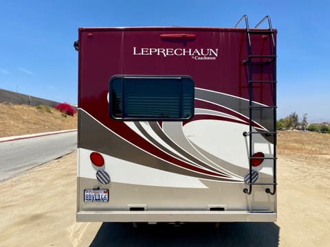 2017 Coachmen RV Leprechaun 311FS - Purple Fahrzeug in Pomona