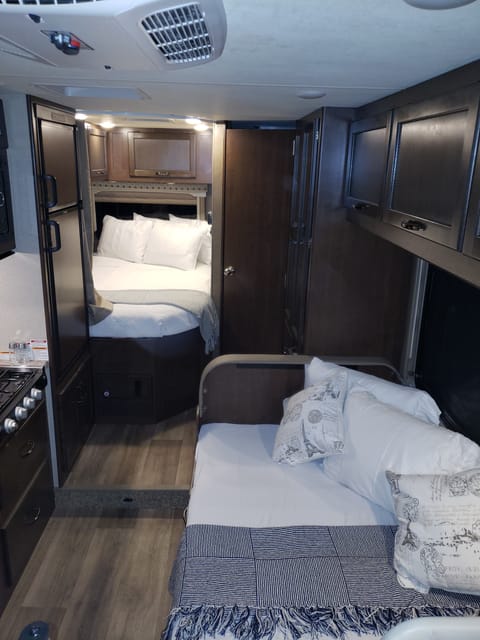 Thorina NEW 2020 thor four winds 22E Véhicule routier in Pasadena