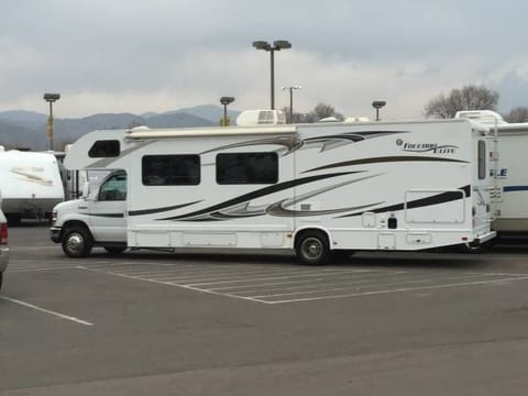 2014 Thor Motor Coach Freedom Elite Drivable vehicle in Kingsport