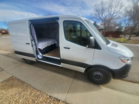 2019 Mercedes-Benz sprinter Campervan in Northglenn