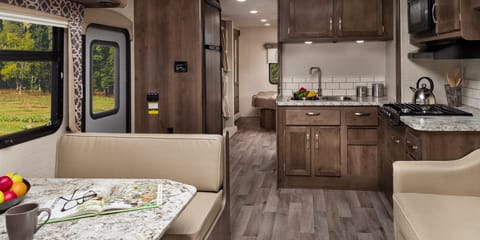 2019 Jayco Redhawk 31XL 🏕️ Double BunkHouse Drivable vehicle in San Bernardino