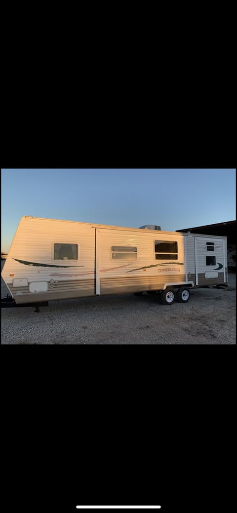 2007 Adventure Manufacturing 30bhs Towable trailer in Rowlett