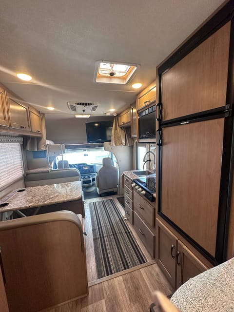 2019 Thor Motor Coach Four Winds Drivable vehicle in Ontario