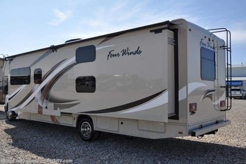 FOUR WINDS II • BEAUTIFUL AND SPACIOUS FAMILY BUNK HOUSE • EXTERIOR TV Drivable vehicle in Del Mar