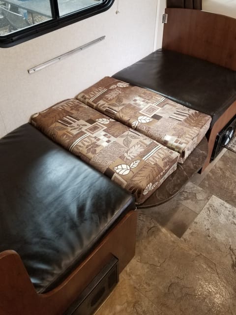 2017 SLX 21 - includes Del, Ins & Fees* Towable trailer in New Braunfels