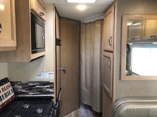 2018 Thor Motor Coach Four Winds  The "COACH Oeaux"! Veicolo da guidare in Slidell