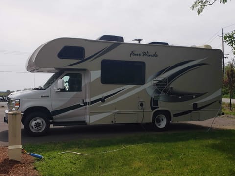 2019 Thor Motor Coach Four Winds Véhicule routier in Clackamas County