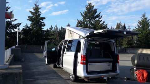 I Oh SILVER - Fully Loaded Campervan in Bellevue