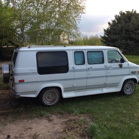 Pay less, see more. Campervan in Ammon