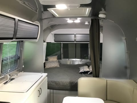 2018AirstreamBambiIISport Remorque tractable in Overland Park
