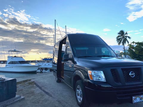 CAMPERVAN - Nissan NV2500 (high roof) - with a view of your choice Campervan in Honolulu