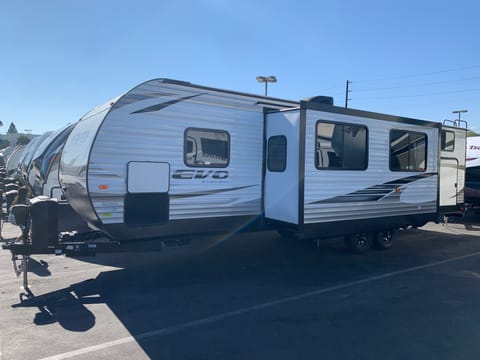 2020 Forest River Evo Towable trailer in Encinitas