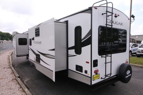 2021 Keystone Cougar Half-Ton Towable trailer in Harrisburg