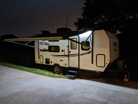2016 Flagstaff Micro Lite 19FD Tráiler remolcable in Sevierville