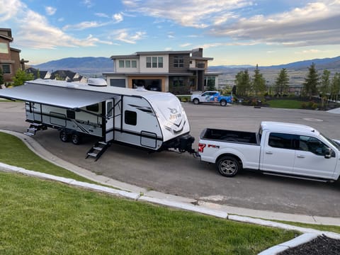 FULLY STOCKED TRAILER - 2020 Jayco Jay Feather 27BHB Towable trailer in Lehi