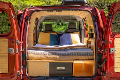 Rover: 2019 Nissan NV200 Campervan in Fairfax