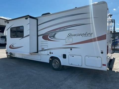 2016 Forest River Sunseeker Drivable vehicle in Kettering