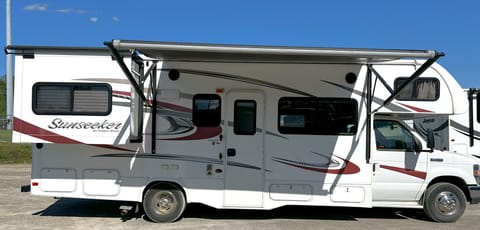 2016 Forest River Sunseeker Drivable vehicle in Kettering