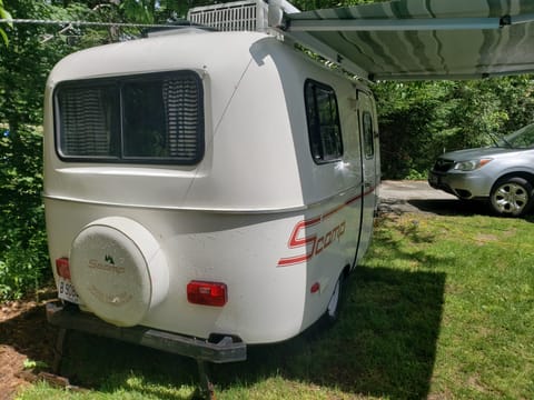 2015 13' Scamp Towable trailer in Gray