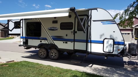 2018 Jayco Jay Feather Baja Towable trailer in Loveland