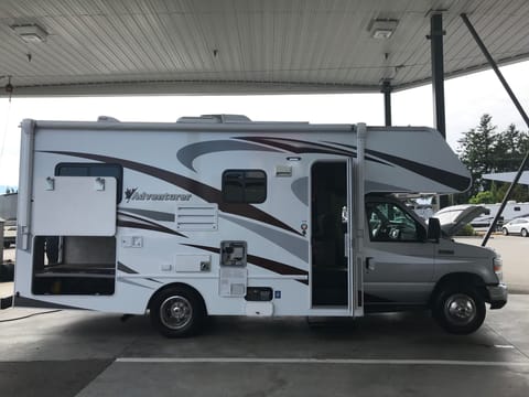 DreamingRig 2018 Adventurer Fahrzeug in Richmond