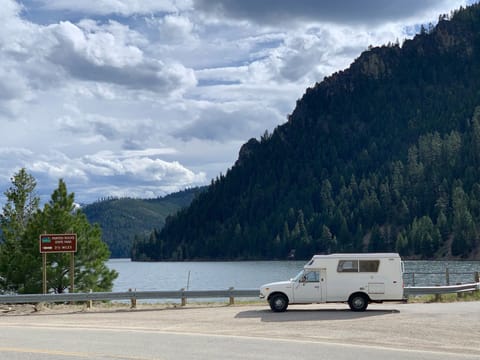 25+ MPG - The Nook Pop-Top Toyota Chinook Campervan in West Yellowstone