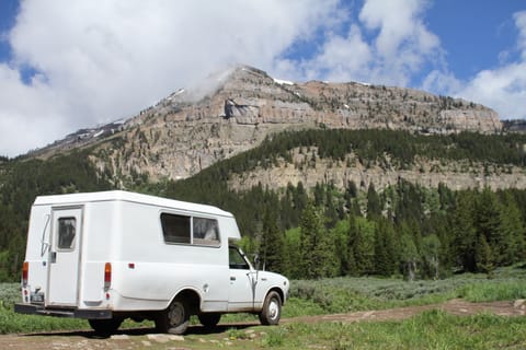 25+ MPG - The Nook Pop-Top Toyota Chinook Campervan in West Yellowstone
