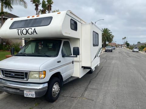 2003 Fleetwood Tioga Drivable vehicle in Huntington Beach