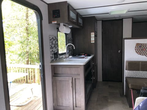 Perfect Family Camper Towable trailer in Acworth