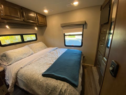 All inclusive!    Jayco Greyhawk with bunks and full slide out! Drivable vehicle in Centennial