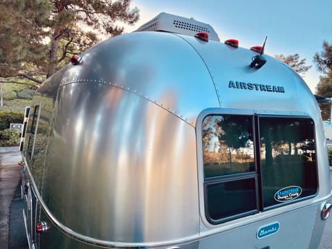 AIRSTREAM BAMBI 16ft glampersca. Remorque tractable in Irvine