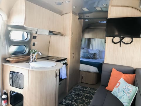 2020 Airstream Flying Cloud 23CB Towable trailer in Gig Harbor