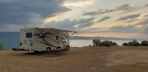 Perfect unit for "boondocking" no hook-ups needed. Take advantage of inexpensive first come primitive spots like this one at Bear Lake, UT.