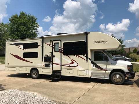 2016 Jayco Redhawk - Sleeps 8 people Drivable vehicle in Jefferson County