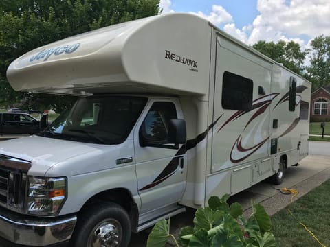 2016 Jayco Redhawk - Sleeps 8 people Drivable vehicle in Jefferson County