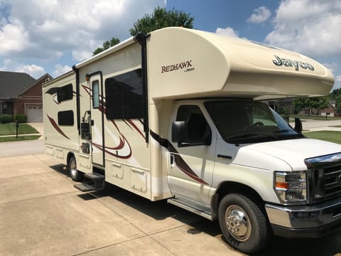 2016 Jayco Redhawk - Sleeps 8 people Drivable vehicle in Jefferson County
