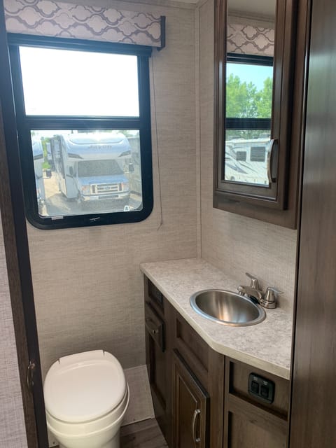 (32R116) 2023 Jayco Redhawk 29XK Drivable vehicle in Lake Winnebago