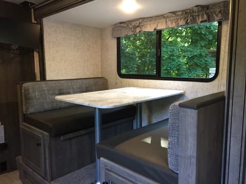 2021 Coachmen Apex Nano Bunkhouse Ziehbarer Anhänger in Mount Lebanon