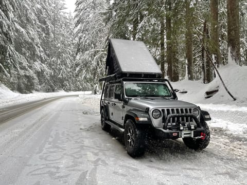 4x4 Jeep Camper - S | All Inclusive | Adventure Ready | Seattle Overland Campervan in Des Moines