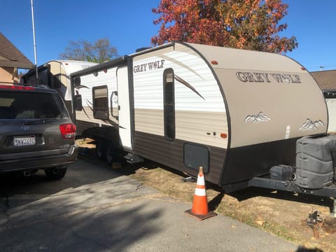 Grey Wolf travel trailer Ziehbarer Anhänger in Santa Rosa