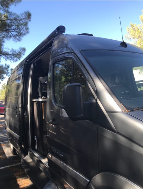2018 Mercedes Winnebago Luxury Van! AC/Heat, Solar and more! Van aménagé in Imperial Beach