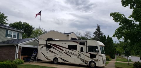 2019 Thor Motor Coach A.C.E Drivable vehicle in Bolingbrook