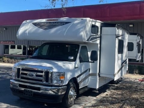 2025 COACHMEN FREELANDER 29KBF Veicolo da guidare in Winter Garden