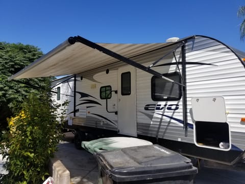 2017 Forest River Evo Tráiler remolcable in West Covina