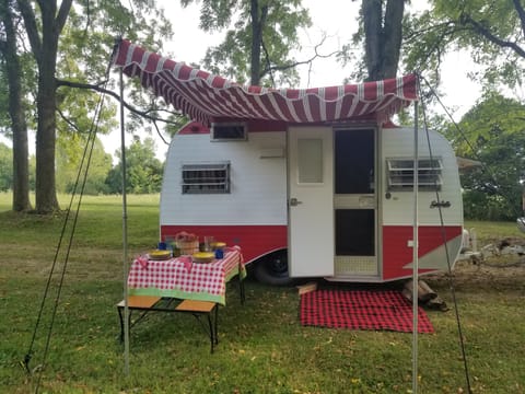 Mimi's Cabin. The cutest cabin on wheels!